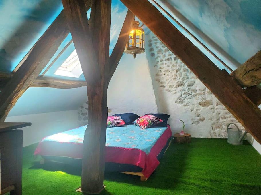 Petite Maison De Village Ygrande Exteriér fotografie